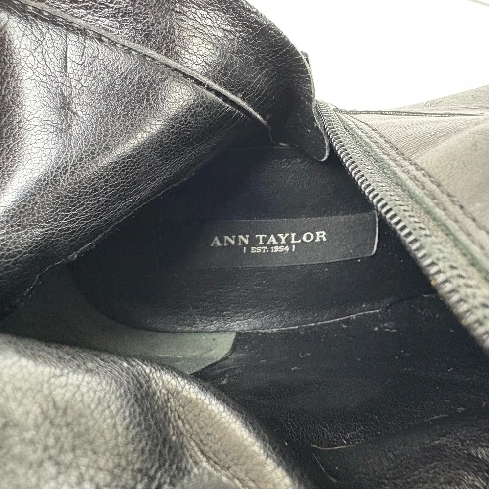 Ann Taylor Knee High Leather Heeled Zip Up Boots in Black